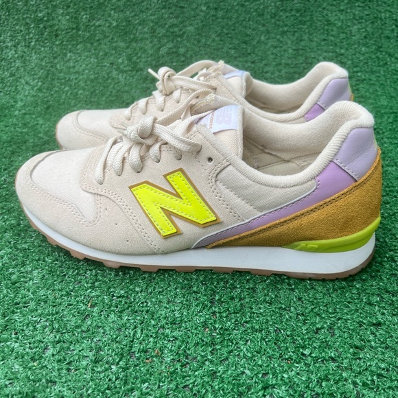 JCrew New Balance 696 Running Sneakers women size 8.5 Pre-owned - Picture 3 of 16